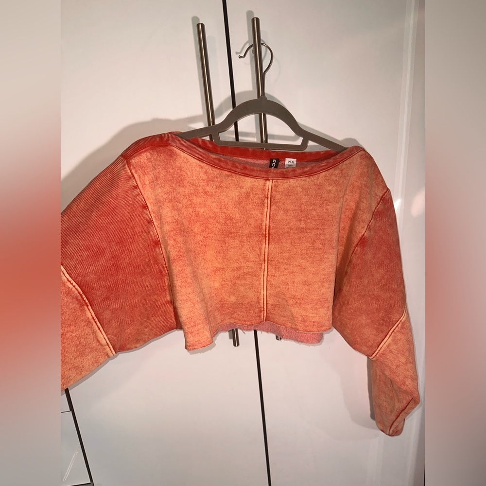 cropped BDG orange sweatshirt! - Picture 2 of 4